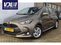 Bruin Gebruikt 2023 Toyota Yaris Hybrid Hatchback | € 18.900 (Super prijs)