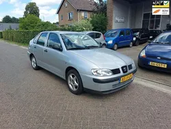 Grijs Gebruikt 2002 Seat Cordoba Stella Sedan | € 999