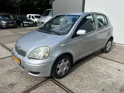 Grijs Gebruikt 2004 Toyota Yaris Sol Hatchback | € 2.250 (Eerlijke prijs)