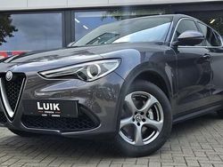 Grijs Gebruikt 2017 Alfa Romeo Stelvio Super SUV | € 22.800 (Eerlijke prijs)