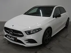 Wit Gebruikt 2019 Mercedes A200 Business Hatchback | € 26.500 (Eerlijke prijs)