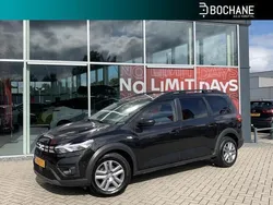 Zwart nacre 676 Gebruikt 2023 Dacia Jogger Expression MPV | € 18.500 (Goede deal)