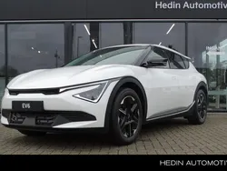 Wit, metallic lak Nieuw 2025 Kia EV6 Light SUV | € 44.945 (Iets duurder)