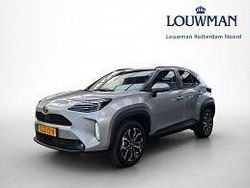 Zilver metallic Gebruikt 2024 Toyota Yaris Edition SUV | € 28.895 (Goede deal)