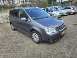 Grijs Gebruikt 2005 VW Touran Highline MPV | € 1.950