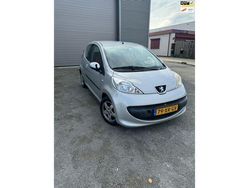 Grijs Gebruikt 2007 Peugeot 107 Urban Move Hatchback | € 1.350 (Eerlijke prijs)