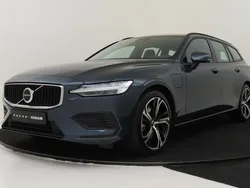 Blauw Gebruikt 2025 Volvo V60 Stationwagen | € 51.890 (Eerlijke prijs)