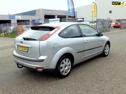 Grijs Gebruikt 2007 Ford Focus Trend Hatchback | € 1.950 (Eerlijke prijs)