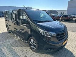 Zwart Gebruikt 2024 Renault Trafic LIMITED Van | € 28.950 (Eerlijke prijs)