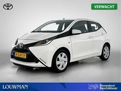 Wit Gebruikt 2015 Toyota Aygo X-play Hatchback | € 7.450 (Goede deal)