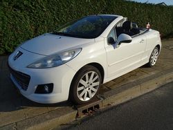 Wit Gebruikt 2011 Peugeot 207 Cabriolet | € 4.750 (Eerlijke prijs)