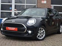 Zwart (metallic) Gebruikt 2016 Mini One Clubman Business Stationwagen | € 11.950 (Eerlijke prijs)