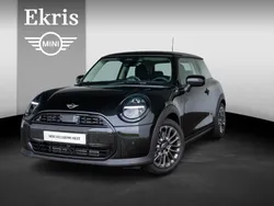 Zwart Gebruikt 2024 Mini Cooper Essential Hatchback | € 31.695 (Duur)