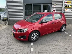 Rood Gebruikt 2011 Chevrolet Aveo LS Hatchback | € 3.950 (Eerlijke prijs)