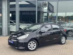 Zwart Gebruikt 2016 Kia Rio Comfort Hatchback | € 7.450 (Eerlijke prijs)