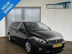 Zwart Gebruikt 2021 Peugeot 308 Allure Stationwagen | € 12.450 (Goede deal)