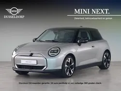 Grijs, metallic lak Gebruikt 2024 Mini Cooper SE Classic Hatchback | € 32.450 (Goede deal)