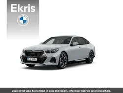 Grijs, metallic lak Nieuw 2025 BMW 530e M Sport Sedan | € 87.670 (Duur)
