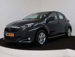 Zwart Gebruikt 2025 Toyota Yaris Hybrid Active Hatchback | € 29.445 (Duur)