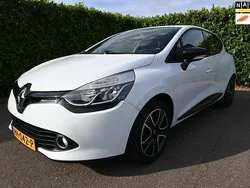 Wit Gebruikt 2015 Renault Clio IV Expression Hatchback | € 7.250 (Eerlijke prijs)
