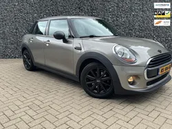 Grijs, metallic lak Gebruikt 2017 Mini ONE Business Hatchback | € 12.750 (Eerlijke prijs)
