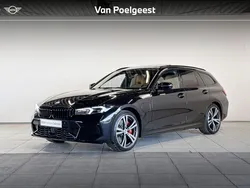 Saphirschwarz metallic (zwart metallic) Gebruikt 2024 BMW 330e M Sport Stationwagen | € 58.895 (Eerlijke prijs)