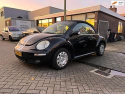 Zwart, metallic lak Gebruikt 2006 VW Beetle Highline Cabriolet | € 3.950 (Eerlijke prijs)