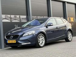 Blauw Gebruikt 2013 Volvo V40 Hatchback | € 4.950 (Eerlijke prijs)