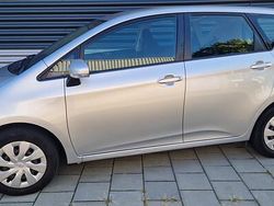 Grijs Gebruikt 2011 Toyota Verso-S MPV | € 4.999 (Iets duurder)