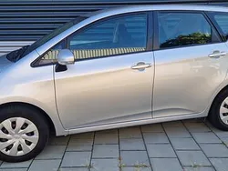 Grijs Gebruikt 2011 Toyota Verso-S MPV | € 4.999 (Iets duurder)