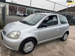 Grijs Gebruikt 2000 Toyota Yaris Luna Hatchback | € 799 (Goede deal)