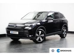 Zwart Gebruikt 2024 VW Tiguan Life SUV | € 45.795 (Eerlijke prijs)