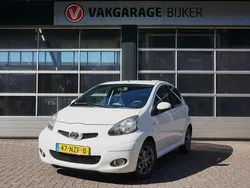 Wit Gebruikt 2011 Toyota Aygo Hatchback | € 3.495 (Eerlijke prijs)