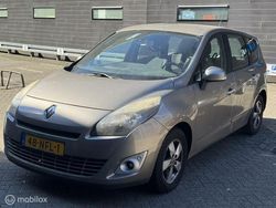 Beige Gebruikt 2010 Renault Scénic III Dynamique MPV | € 1.450