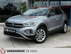 Grijs Gebruikt 2023 VW T-Roc Life SUV | € 32.950 (Eerlijke prijs)