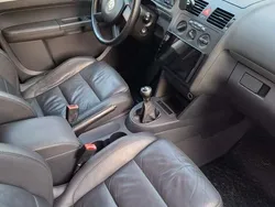 Rood Gebruikt 2003 VW Touran MPV | € 3.000 (Iets duurder)