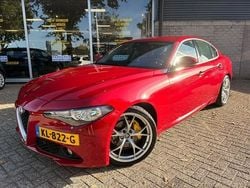 Rood Gebruikt 2016 Alfa Romeo Giulia Super Sedan | € 16.850 (Duur)