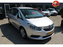 Grijs Gebruikt 2017 Opel Zafira MPV | € 4.250