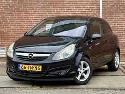 Zwart, metallic lak Gebruikt 2006 Opel Corsa Sport Hatchback | € 2.750 (Iets duurder)