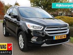 Zwart Gebruikt 2017 Ford Kuga Titanium SUV | € 15.650 (Eerlijke prijs)