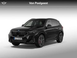 Saphirschwarz metallic (475) (zwart metallic) Nieuw 2025 BMW X1 M Sport SUV | € 67.391 (Eerlijke prijs)