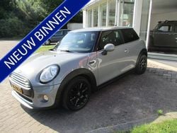 Grijs Gebruikt 2015 Mini ONE Business Hatchback | € 9.960 (Eerlijke prijs)