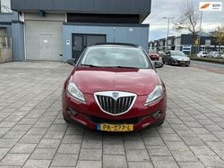 Rood Gebruikt 2009 Lancia Delta Hatchback | € 3.495