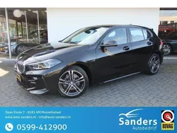 Zwart Gebruikt 2021 BMW 118 Executive Hatchback | € 19.895 (Goede deal)