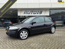 Zwart Gebruikt 2005 Renault Mégane II Dynamique Hatchback | € 2.419 (Duur)