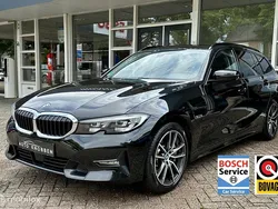 Zwart Gebruikt 2022 BMW 330e Sport Line Stationwagen | € 27.800 (Eerlijke prijs)