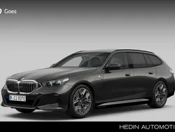 Grijs Gebruikt 2025 BMW 530e Comfort Edition Stationwagen | € 81.880