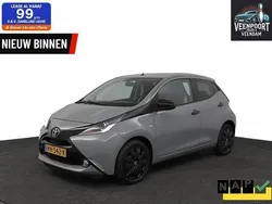 Grijs Gebruikt 2015 Toyota Aygo X-play Hatchback | € 5.995 (Eerlijke prijs)