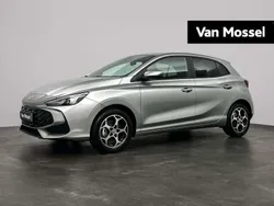 Grijs, metallic lak Nieuw 2025 MG MG3 Luxury Hatchback | € 25.829 (Eerlijke prijs)