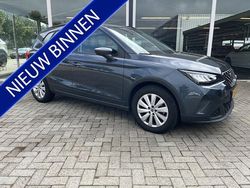 Grijs Gebruikt 2022 Seat Arona Business SUV | € 15.950 (Eerlijke prijs)